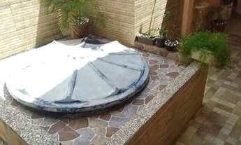 Imagem 2: Casa ampla com área livre para construir