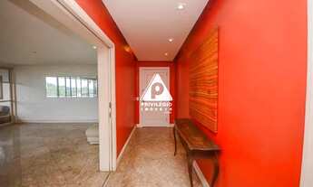 Imagem 2: Lindo apartamento 4 quartos, sendo 2 suítes, varanda , 3 vagas na escritura