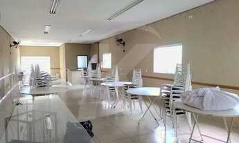 Imagem 2: Salão comercial medindo aproximadamente 180 m2 com 2 banheiros, refeitório e terraço