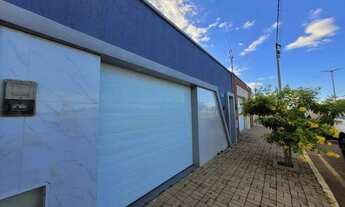 Imagem 2: Casa para venda tem 110 metros quadrados com 3 quartos em Hauer - Curitiba - PR