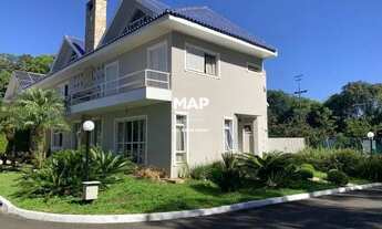 Imagem 2: Casa Triplex em Condomínio Exclusivo Santa Felicidade