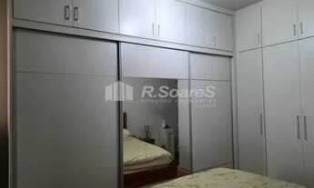 Imagem 7: Apartamento três quartos, sendo um suíte, varanda e vaga em Botafogo