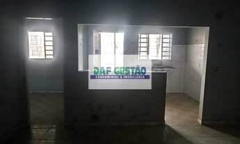 Imagem: Casa à venda com 02 qaurtos, Localizada