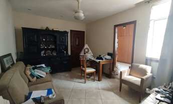 Imagem 3: 2 quartos com armários embutidos, vaga na garagem e cozinha planejada com adega