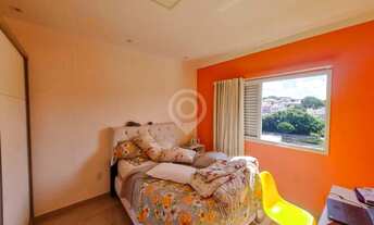 Imagem 7: Casa de rua : / Residencial / Jardim Salessi