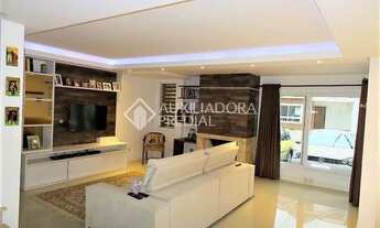 Imagem 2: Belíssima casa Casa em condomínio com 3 dormitórios