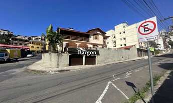 Imagem: Casa duplex com 4 quartos sendo 2 suítes