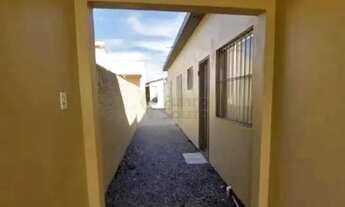 Imagem 3: Casa para Locação - 2 Dormitórios - Rua Açores, próxima à Av. 25 de Julho