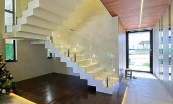 Imagem 6: Casa Total Nova mobiliada com 05 suites , frente Praça na Cidade Alpha , Eusebio - Ceará