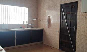 Imagem 4: Imóvel comercial para aluguel e venda possui 700 metros quadrados com 7 quartos