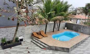 Imagem: Sobrado com 3 quartos e com piscina para