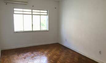 Imagem 2: Sobrado para aluguel e venda possui 240 metros quadrados com 3 quartos