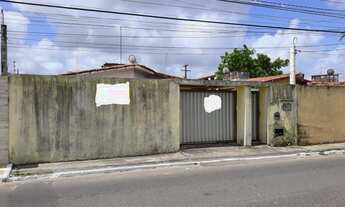 Imagem: Casa para venda possui 70m² na rua principal