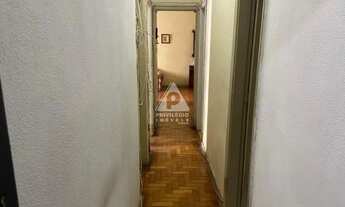 Imagem 4: Excelente apartamento em estado original de 3 quartos, dependência completa e possibilidad