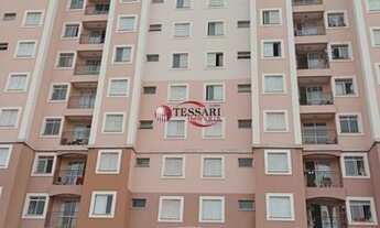 Imagem 2: Aluga apartamento 2 dormitórios com armários, sala de visitas e sala de jantar, 1 w.c com