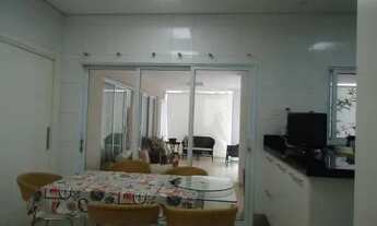 Imagem 5: Casa para venda tem 380 metros quadrados com 4 quartos