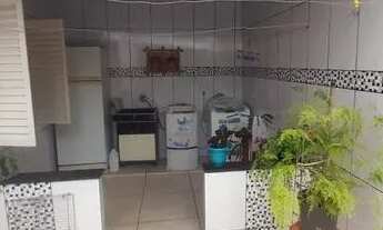 Imagem 2: Casa para venda possui 200 metros quadrados com 3 quartos em Centro - Ourinhos - SP