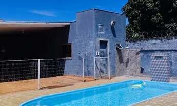 Imagem 2: Espaço com piscina