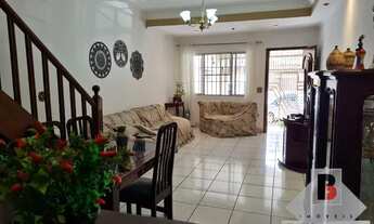 Imagem: Sobrado de vila com portão automático