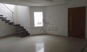 Imagem 2: Casa / Padrão - Loteamento Villa Branca - 4 quartos sendo uma suíte