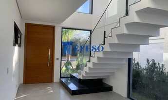 Imagem 7: Casa de condomínio sobrado para aluguel possui 317 metros quadrados com 3 quartos