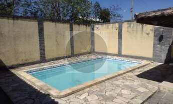 Imagem 7: Casa para venda tem 425 metros quadrados com 4 quartos