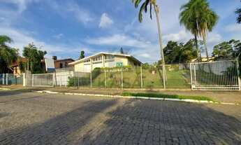 Imagem 3: Casa de 04 dormitórios, sendo 01 suíte, sala de estar e jantar, cozinha, churrasqueira, ba