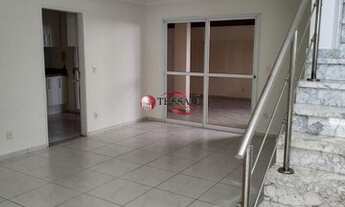 Imagem 3: Aluga casa condomínio Port Ville com 3 dormitórios, sendo 1 tipo apartamento, sala 2 ambie