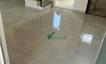 Imagem 2: Casa com 3 quartos, duas vagas de garagem em ótima localização