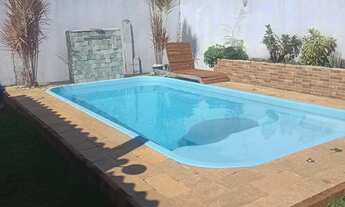 Imagem 3: Agil de casa com piscina