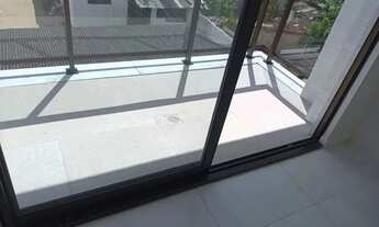 Imagem 4: Miramar - Vendo Apto. de 3 Quartos , no 2º andar - Prédio Novo - Fachada Moderna - Excelen