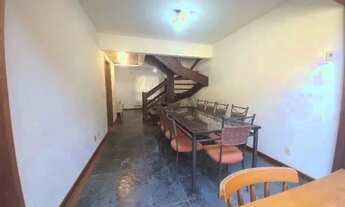 Imagem 5: Casa em Porto Alegre, no bairro Ipanema, com 3 dormitório(s), e 3 banheiros, à v