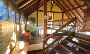 Imagem 3: Casa com belissima arquitetura - Bonsucesso - Petrópolis-RJ