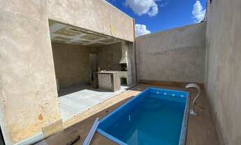 Imagem: JL-Vendo linda casa com piscina, pé direito