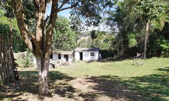 Imagem 5: Terreno Embu Colonial ligeiro declive, quase sem vegetação 1540m2, 31m2