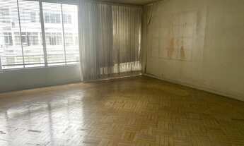 Imagem 2: Apartamento para venda possui 243 metros quadrados com 4 quartos em Copacabana - Rio de Ja