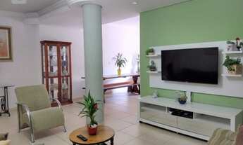 Imagem 2: Residência totalmente plana com 04 dormitórios, 02 salas, ampla área de festas com churras