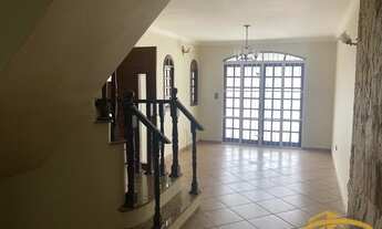 Imagem 4: Sobrado com 04 dormitórios sendo 02 suítes e demais dependências