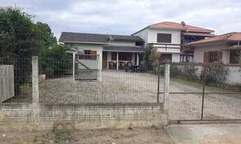 Imagem 2: Casa para venda tem 96 metros quadrados com 2 quartos em Campo Duna - Garopaba - SC