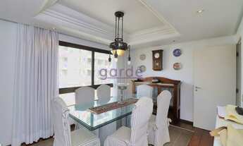 Imagem 2: Apartamento á venda possui 212m² com 3 suítes e 3 vagas em Moema