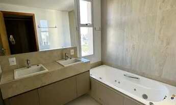 Imagem 2: Apartamento para aluguel e venda possui 247 metros quadrados com 4 quartos