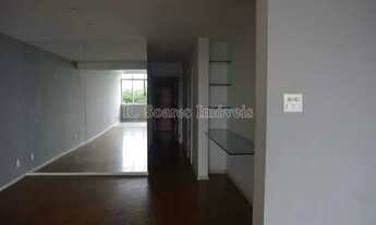 Imagem 5: Apartamento com quatro quartos s eno um suíte, em Copacabana, na avenida Atlântica