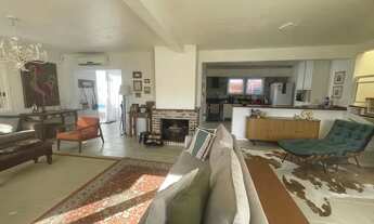 Imagem 2: Casa 3 dormitórios no Laranjal, parte alta, piscina, churrasqueira, excelente estado!