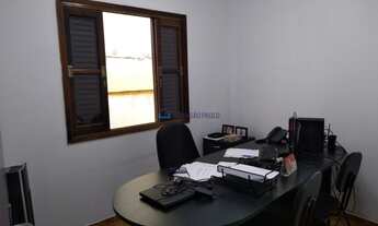 Imagem 3: Sobrado próximo do metrô