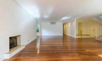 Imagem 4: Linda casa de condomínio, sendo sobrado para locação e venda com 710 metros, 04 dormitório