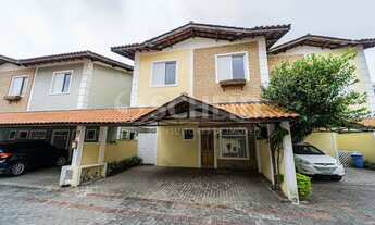 Imagem 2: Casa com 3 dormitórios à venda na Rua Padre Arnaldo Pereira com 4 dormitórios 2 Suites e