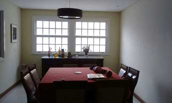 Imagem 2: Casa de condomínio para aluguel e venda possui 450 metros quadrados com 5 quartos