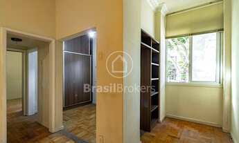 Imagem 3: Apartamento de dois quartos em rua cobiçada no Leblon
