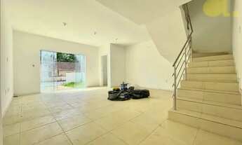 Imagem 2: Sobrado com 3 dormitórios (1 Suíte) e amplo terreno - Bairro da Velha