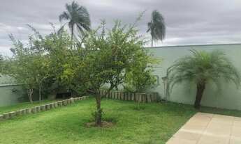 Imagem 5: Casa de condomínio sobrado para aluguel e venda possui 400 metros quadrados com 3 quartos